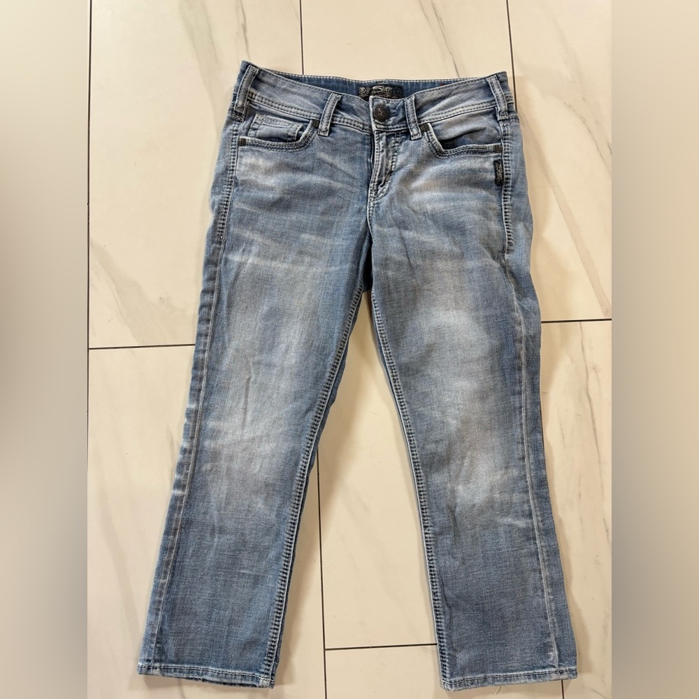 Silver Jeans Suki Capri jeans size 28 light wash, super stretch
